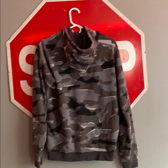 small Nike zip up gray sweatshirt - Picture 3 of 4